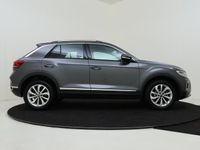 tweedehands VW T-Roc 1.5 TSI Style | Achteruitrijcamera | Keyless | Stoelverwarming | Digital cockpit Pro | Parkeerassistent | Dodehoek detectie | LED matrix verlichting |