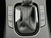 tweedehands Hyundai i30 1.5 T-GDi MHEV Premium Automaat / Lederen bekleding / Full LED / 17" lichtmetalen velgen / Navigatie / Draadloze telefoonlader / Extra getint glas / Achteruitrijcamera /