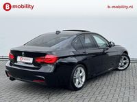 tweedehands BMW 320 320 i High Executive M Sport Automaat | Schuif/Kant