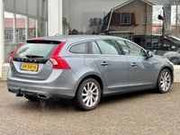 tweedehands Volvo V60 Verwacht 2.0 T5 Summum Aut. Navi Camera Trekhaak Full option NW