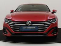 tweedehands VW Arteon Shooting Brake 2.0 TDI R-Line Business+ | Trekhaak | Panoramadak | 3-zone airco met stoelverwarming achter | Keyless | Digital cockpit Pro | Navigatie | Stuurwielverwarming |