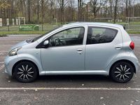 Occasion Toyota Aygo 68 PK (50 kW) 2005 Blauw Hatchback