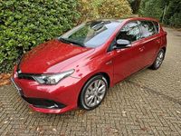 Occasion Toyota Auris 99 PK (72 kW) 2017 Rood Hatchback