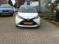 tweedehands Toyota Aygo 1.0 VVT-I X-PLAY 2 tone