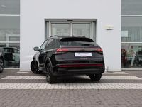 tweedehands VW Taigo 1.0 TSI 110 6MT R-Line Zijruiten achter en achterruit getint 65 lichtabsorberend Airconditioning automatisch, 2-zone (Climatronic) R-Line exterieurpakket 'Black Style'