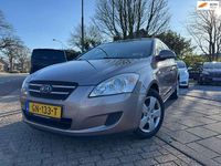 Occasion Kia Ceed 109 PK (80 kW) 2009 Geel (metallic) Hatchback