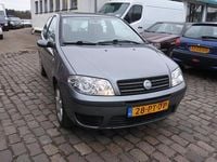 Occasion Fiat Punto Young 95 PK (69 kW) 2004 Grijs (metallic) Hatchback