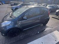 Occasion Peugeot 107 68 PK (50 kW) 2009 Grijs Hatchback