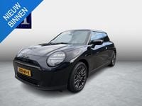 Nieuw Mini Cooper Essential 135 kW (184 PK) 2026 Zwart Hatchback