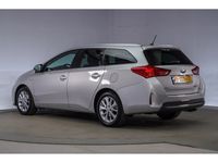 tweedehands Toyota Auris 1,8 Hybrid Touring Sport [ Navigatie cruise Camera]