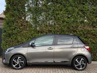 Occasion Toyota Yaris Hybrid 73 PK (53 kW) 2019 Grijs Hatchback