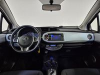 Occasion Toyota Yaris Hybrid 101 PK (74 kW) 2014 Rood Hatchback