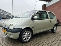 Occasion Renault Twingo 75 PK (55 kW) 2001 Geel Hatchback