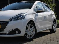 tweedehands Peugeot 208 1.2 PureTech 82PK Signature Navigatie, Airconditioning, Parkeerhulp achter, Audio DAB, Extra getint glas