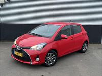 Occasion Toyota Yaris Lounge 69 PK (50 kW) 2014 Rood Hatchback