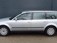 Occasion VW Passat Comfortline 116 PK (85 kW) 2001 Grijs, metallic lak Stationwagen