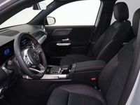 tweedehands Mercedes EQB300 4MATIC AMG Line 67 kWh /Panoramadak / Distronic/ N