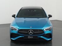 tweedehands Mercedes CLA180 Shooting Brake AMG Line | Panoramaschuifdak in glas | Sfeerverlichting | Achteruitrijcamera | (19 inch) multispaaks | Nightpakket |