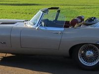 Occasion Jaguar E-Type 209 PK (153 kW) 1971 Beigeascot fawn Cabriolet