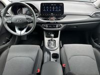 tweedehands Hyundai i30 Wagon 1.0 T-GDi AUTOMAAT MHEV Comfort Smart / Uit Voorraad Leverbaar / Navigatie / Apple Carplay/Android Auto / Keyless / Climate Control / Achteruitrijcamera / Draadloze Telefoonlader / Cruise /