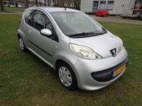 Occasion Peugeot 107 68 PK (50 kW) 2006 Grijs (metallic) Hatchback