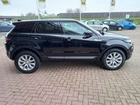 tweedehands Land Rover Range Rover evoque 2.0 Si4 SE Automaat, Airco(automatisch), Multimedia systeem, Cruise control, Navigatie, Panorama dak, Bluetooth telefoonverbinding, Stoelverwarming, Verwarmde voorruit, Lederen bekleding, Parkeersensoren, Camera, Elektrische