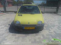 Occasion Renault Twingo 58 PK (42 kW) 1998 Geel Hatchback