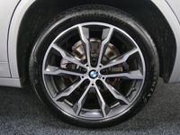 tweedehands BMW X3 xDrive20i High Executive M Sport Automaat / Panoramadak / Sportstoelen / Stoelverwarming / Adaptieve LED / Head-Up / Parking Assistant / Navigatie Professional