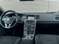 tweedehands Volvo V60 2.0T Aut. Trekhaak Navigatie 203pk