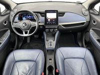 tweedehands Renault Zoe R135 Serie Limitee Riviera 52 kWh automaat / Fabrieksgarantie EV accu tot 16-11-2029 beperkt tot 160.000km / Subsidie € 2000- mogelijk / CCS snelladen / Drie fase laden / Warmtepomp / Dealer onderhouden / Achteruitrijcamera / Lederen bekleding