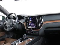 tweedehands Volvo XC60 B4 Business Pro | Stoel- en stuurverwarming