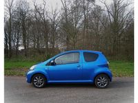Occasion Toyota Aygo 68 PK (50 kW) 2011 Blauw (metallic) Hatchback