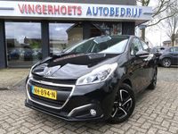 tweedehands Peugeot 208 1.2 Benzine Superzuinig ( 1 op 16 ) 5-deurs Zwart * Navigatie * Parkeersensoren * L.M. Velgen * Airco * Cruise Control * Vierseizoenenbanden * Apple Car Play *