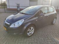 tweedehands Opel Corsa 1.4-16V Enjoy. Lees advertentie!