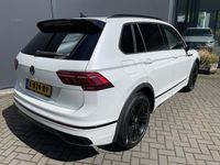 tweedehands VW Tiguan 1.5 TSI R-Line Business Automaat // NIEUWE AUTO - Full Options // Clim. control - A-Cruise control - Parks. V+A - Pano-S/K dak - Navi - App connect - Radio/USB/AUX/DAB/TEL - MFL- Sport Stuurwiel incl. paddels - 19"LMV - CD+AB - Ramen E-V