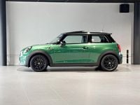 Occasion Mini Cooper Essential 135 kW (184 PK) 2023 British racing green (c3b) Hatchback
