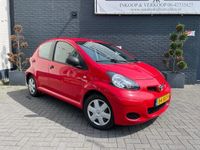 Occasion Toyota Aygo 68 PK (50 kW) 2011 Rood Hatchback