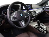 tweedehands BMW 540 5-SERIEHigh Executive M Sport Automaat / Schuif-kanteldak / Adaptieve LED / Active Steering / Stoelventilatie / Parking Assistant / Navigatie Professional