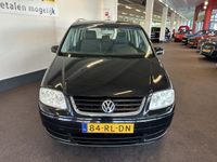 tweedehands VW Touran 2.0 TDI Trendline 7 Persoons Automaat | Cruise control | Climate control | Trekhaak | Stoelverwarming | Parkeersensoren | NAP | LM velgen | Radio/MP3