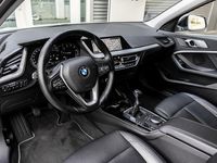 tweedehands BMW 118 1-SERIE i / Luxury Line / Trekhaak / Stoelverwarming / LED