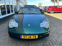 tweedehands Porsche 911 Carrera 4 Cabriolet 3.6 Carrera 4 320 PK 1e lak/NL auto/4 wiel aandrijving/Dschungelgruen Metallic Nieuwstaat!