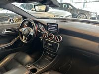 tweedehands Mercedes A250 AMG Sport Automaat | Panoramadak | Adaptieve cruise control | Org.NL | Elek. verstelbaar lederen bekleding | Harman/Kardon | Afneembare trekhaak | Dodehoeksdetectie | Lane assist | Climate control | Navigatie | Stoelverwarming | Elek