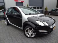 tweedehands Smart ForFour 1.1 pure NL-auto lmv two tone lage km.stand