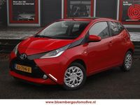 Occasion Toyota Aygo X-clusiv 69 PK (50 kW) 2015 Rood Hatchback