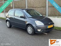 Occasion Ford Fiesta Ambiente 69 PK (50 kW) 2004 Grijs Hatchback