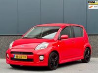 Occasion Daihatsu Sirion 87 PK (63 kW) 2007 Rood Hatchback