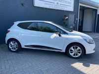Occasion Renault Clio IV LIMITED 90 PK (66 kW) 2016 Wit Hatchback