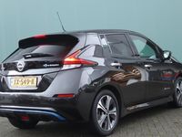 tweedehands Nissan Leaf BWJ 2018 Tekna 150 PK 40 kWh CLIMA / NAVI / BLUETOOTH / STOELVERW. / ADAPT. CRUISE / DAB / PDC / 360 CAMERA / LMV 17 INCH / MULTIFUNCT. STUURW. / STUURVERW. / KEYLESS ENTRY + START / PRIV.GLAS