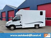 tweedehands Iveco Daily 2 PAARDS 35 C 14 375 136 PK 135000 KM MET 3500 KG TREKGEWICHT B RIJBEWIJS MET ZADELKAMER WATERTANK MARGE NW APK