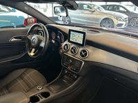 tweedehands Mercedes CLA180 Shooting Brake Ambition Automaat | Panoramadak | Navigatie | Half-lederen bekleding | Cruise control | Parkeersensoren v+a | LED | Stoelverwarming | 18INCH | Startbutton